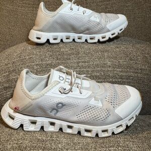 On Cloud 5 Coast Running White Women's Sneakers Size 6.5